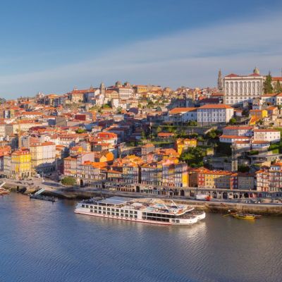 Douro,River,With,Colorful,Riverside,Buildings,,Traditional,Boats,Porto,,Portugal